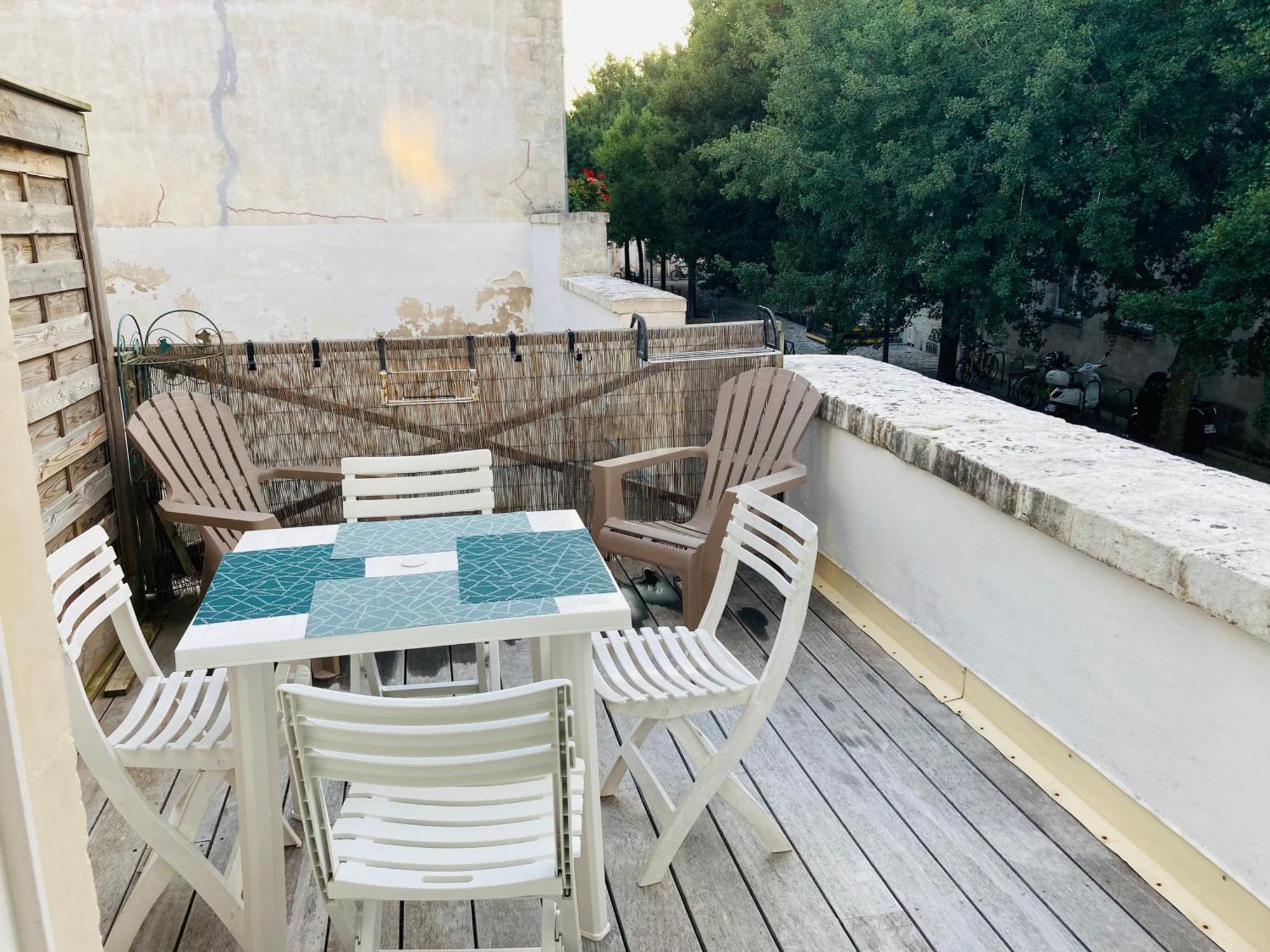 Bel T2 Lumineux Avec Terrasse Hyper Centre. Apartment La Rochelle (Charente-Maritime)